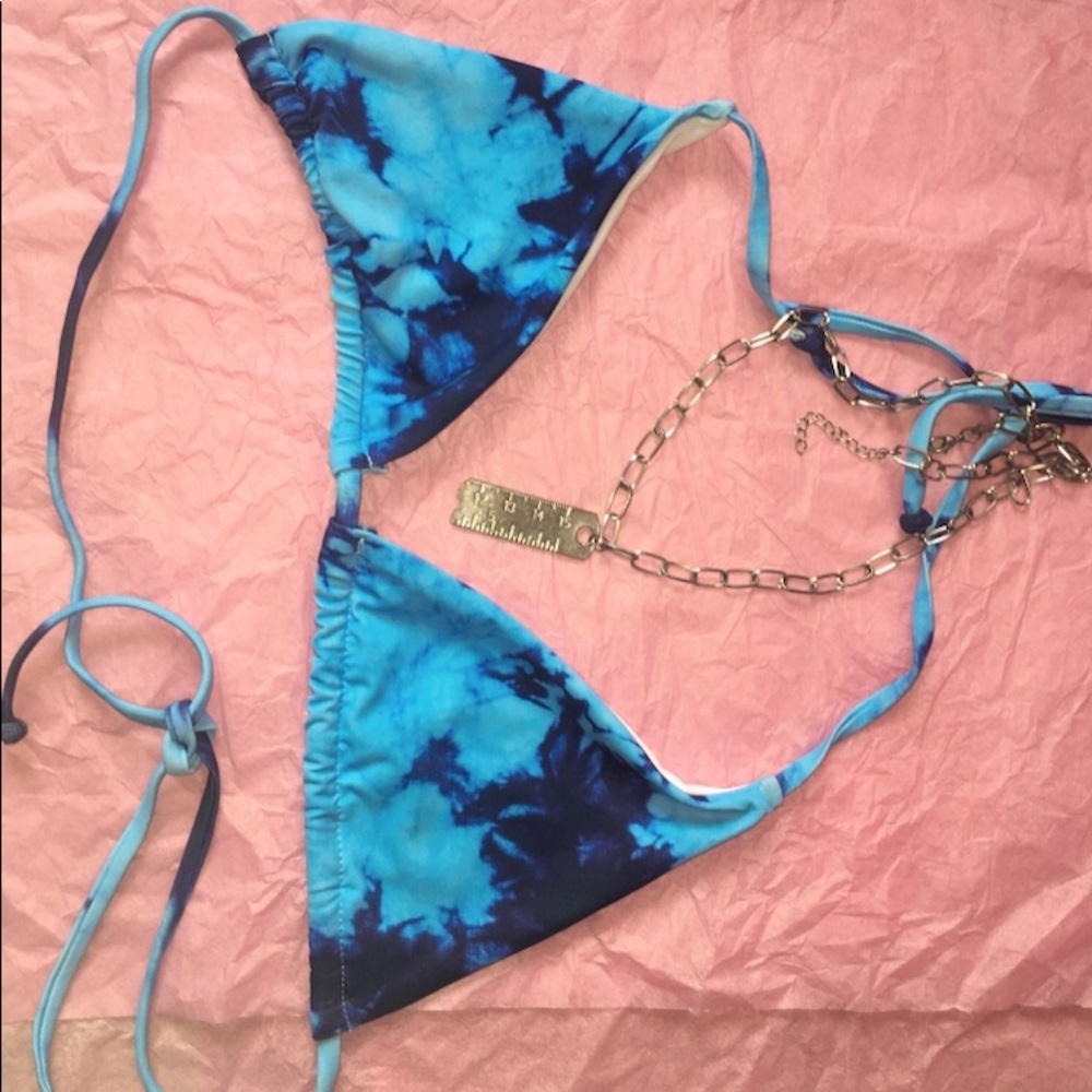 Two new small Shein bikini tops 👙
